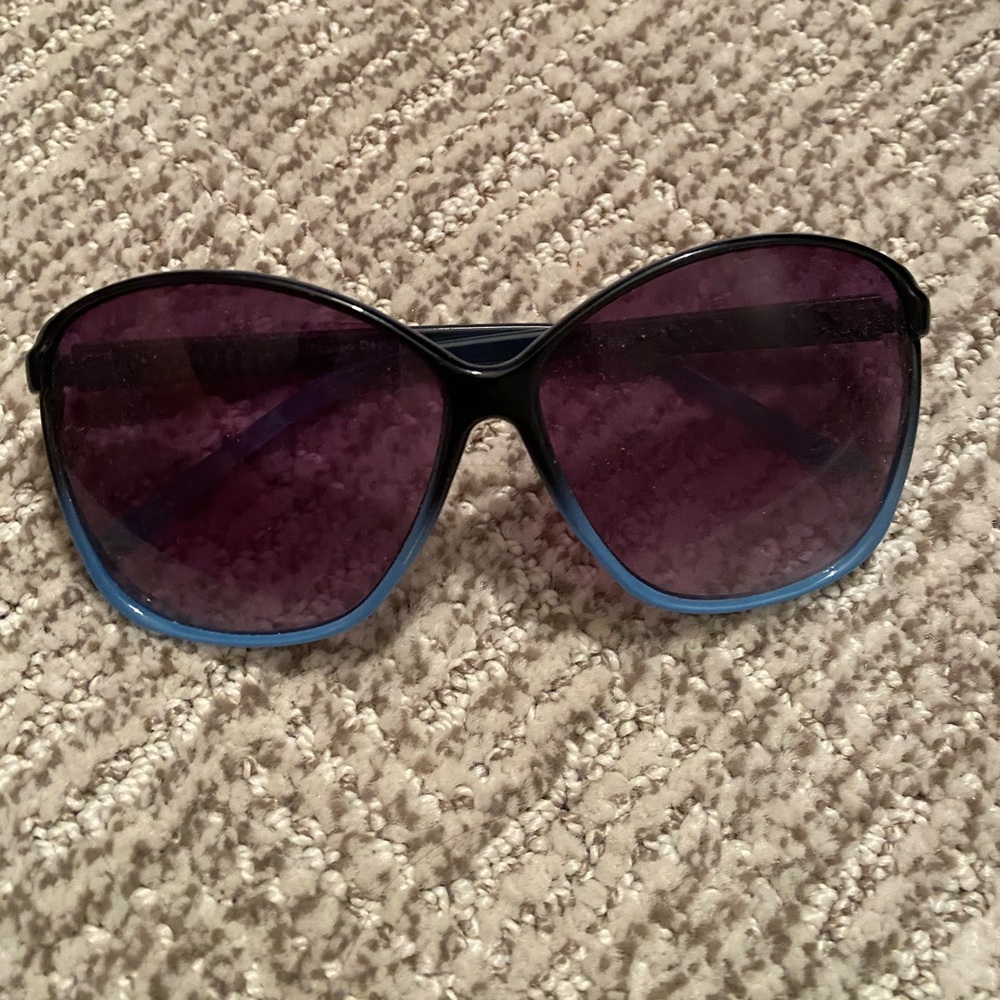 Oversized ombré sunglass